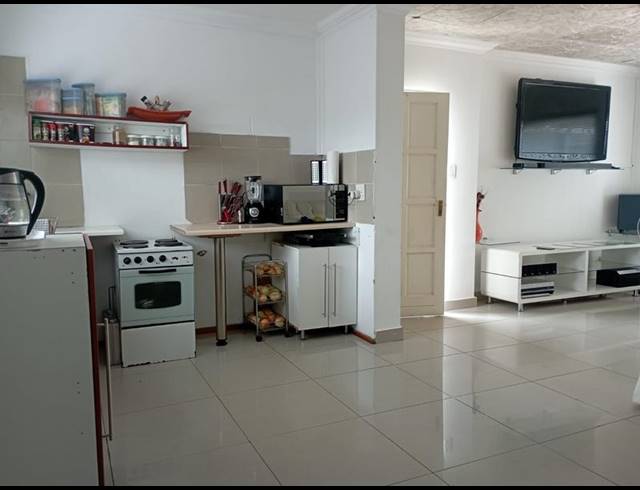 3 BEDROOM HOUSE FOR SALE IN ROSSLYN